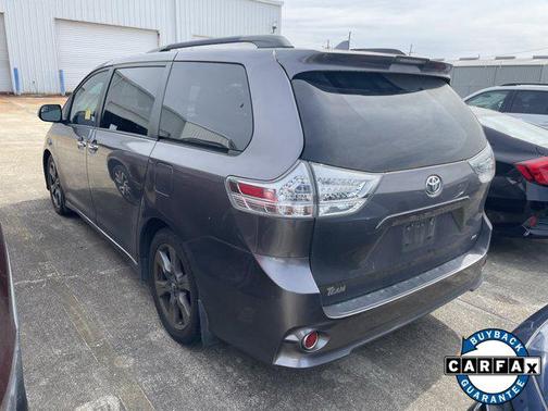 Predawn Gray Mica 2018 Toyota Sienna SE