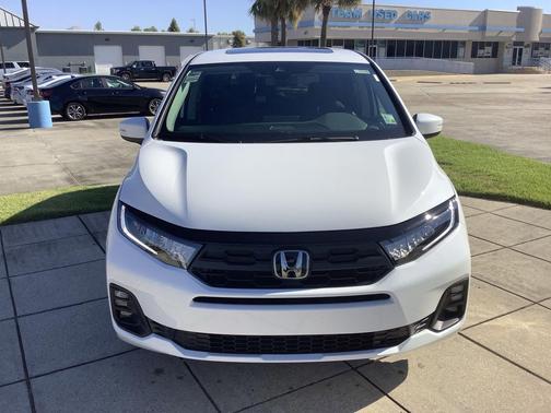 Platinum White Pearl 2026 Honda Odyssey EX-L