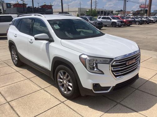 Summit White 2024 GMC Terrain SLT