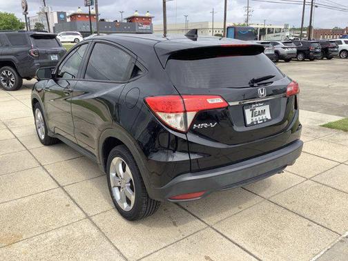 Crystal Black Pearl 2022 Honda HR-V LX
