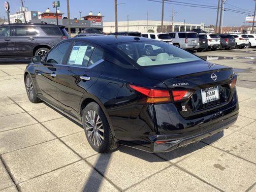 2025 Nissan Altima SV FWD