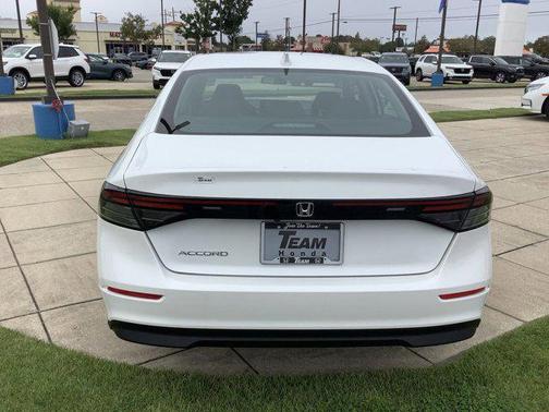 2025 Honda Accord LX 1.5T