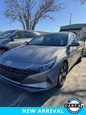 2022 Hyundai ELANTRA SEL