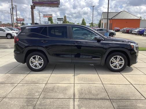 Ebony Twilight Metallic 2022 GMC Terrain SLE