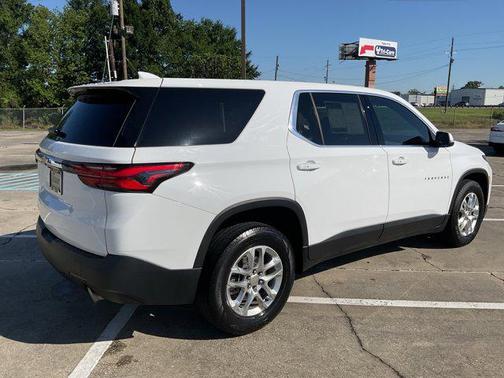 Summit White 2023 Chevrolet Traverse LS