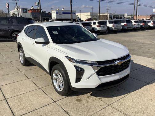 2025 Chevrolet Trax LS