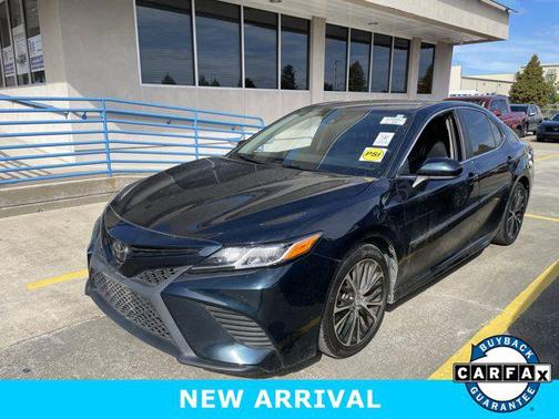 2020 Toyota Camry SE