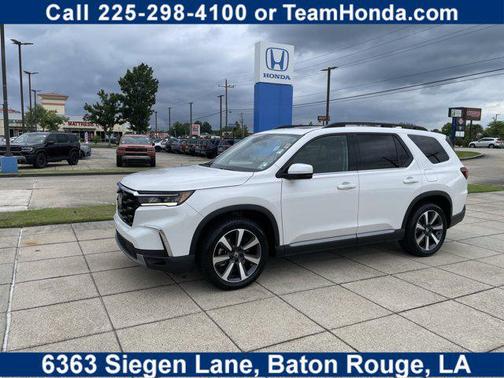 Platinum White Pearl 2023 Honda Pilot Touring 8-Passenger