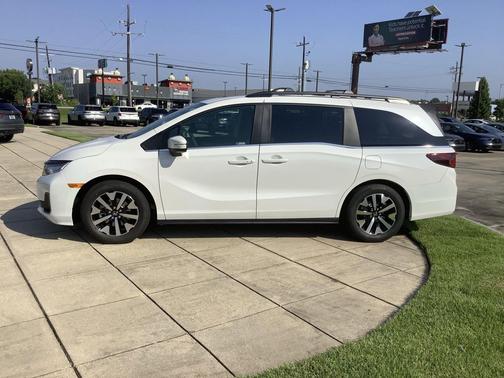 Platinum White Pearl 2026 Honda Odyssey EX-L