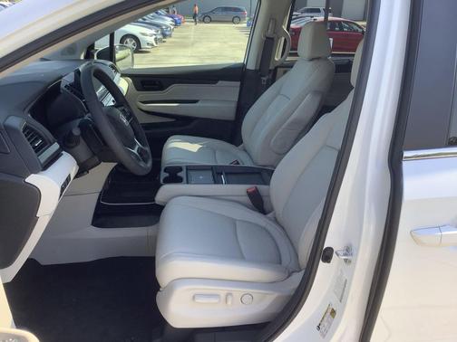 Platinum White Pearl 2026 Honda Odyssey EX-L