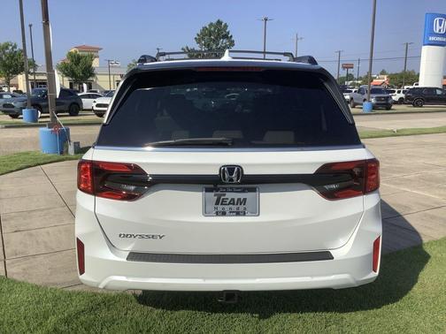 Platinum White Pearl 2026 Honda Odyssey EX-L