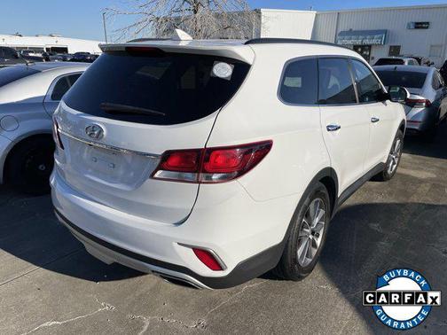 2017 Hyundai SANTA FE SE