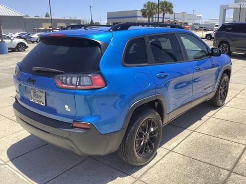 Hydro Blue Pearlcoat 2023 Jeep Cherokee Altitude