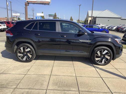 2025 Volkswagen Atlas Cross Sport 2.0T SE w/Technology