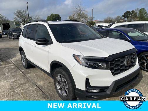 Platinum White Pearl 2023 Honda Passport AWD TrailSport