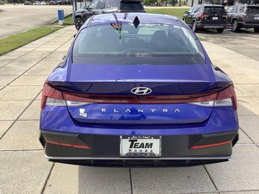 2025 Hyundai ELANTRA SEL