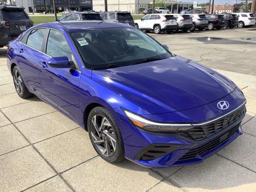 2025 Hyundai ELANTRA SEL