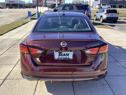 2025 Nissan Altima SV FWD