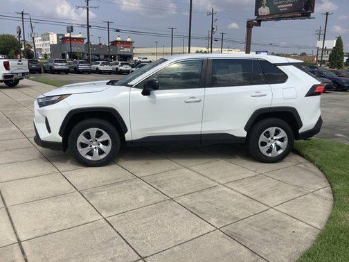 2024 Toyota RAV4 LE