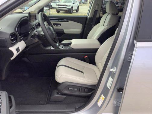 Solar Silver Metallic 2026 Honda Pilot EX-L