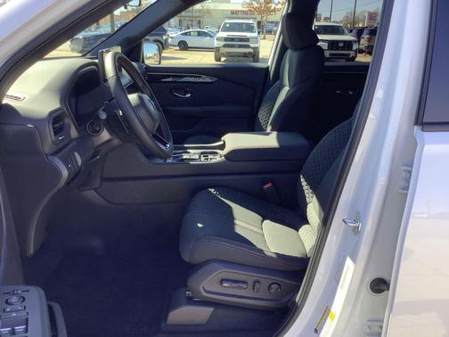 Platinum White Pearl 2026 Honda Pilot Sport