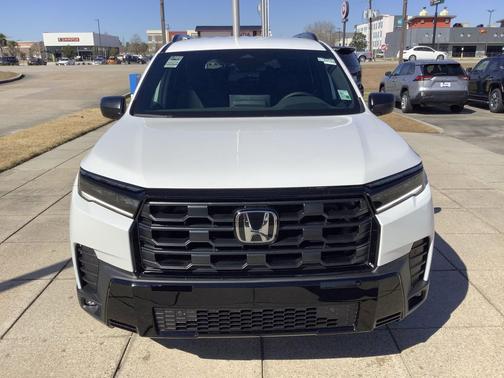 Platinum White Pearl 2026 Honda Pilot Sport