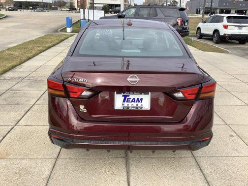 2025 Nissan Altima SV FWD