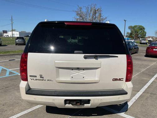 2010 GMC Yukon XL 1500 SLT