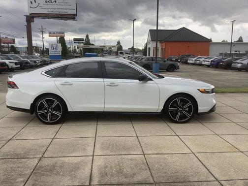 Platinum White Pearl 2025 Honda Accord Hybrid Sport