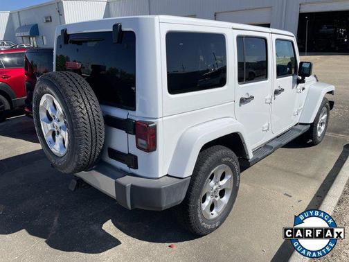 Bright White Clearcoat 2013 Jeep Wrangler Unlimited Sahara