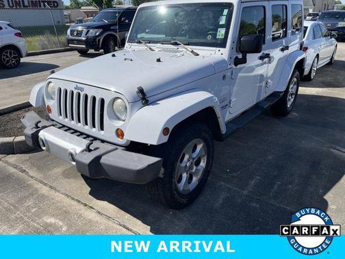 Bright White Clearcoat 2013 Jeep Wrangler Unlimited Sahara