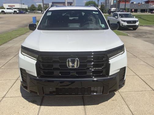 Platinum White Pearl 2026 Honda Pilot Black Edition