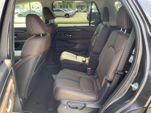 Modern Steel Metallic 2026 Honda Pilot Touring 8-Passenger