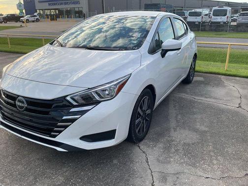 2023 Nissan Versa 1.6 SV