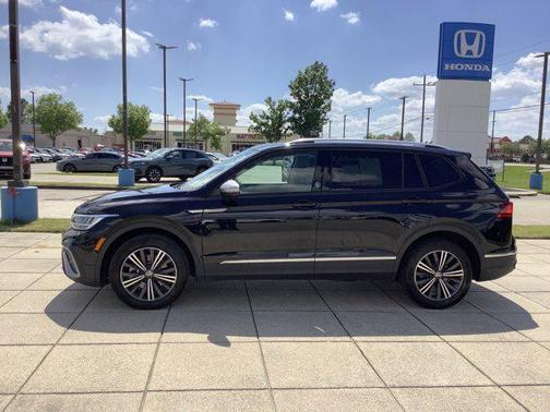 2024 Volkswagen Tiguan 2.0T Wolfsburg Edition