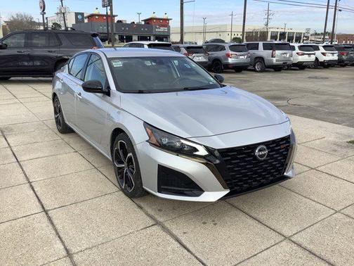 2024 Nissan Altima SR FWD