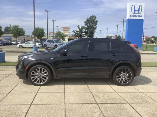 Stellar Black Metallic 2019 Cadillac XT4 Sport