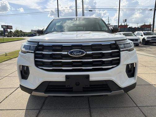 Star White Metallic Tri-Coat 2025 Ford Explorer Active