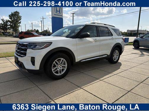 Star White Metallic Tri-Coat 2025 Ford Explorer Active
