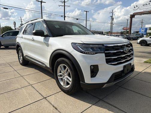 Star White Metallic Tri-Coat 2025 Ford Explorer Active