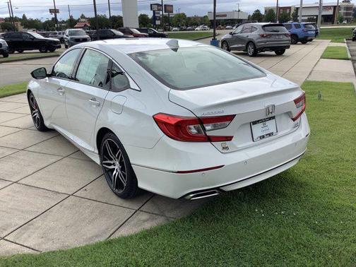 2022 Honda Accord Touring 2.0T