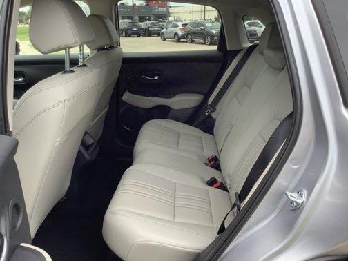 Solar Silver Metallic 2026 Honda HR-V EX-L