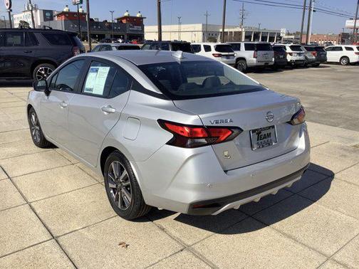 2023 Nissan Versa 1.6 SV