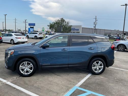 Downpour Metallic 2024 GMC Terrain SLE