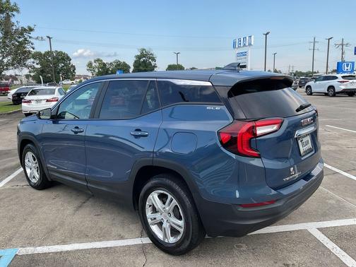 Downpour Metallic 2024 GMC Terrain SLE