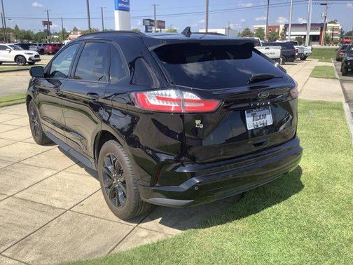 2022 Ford Edge SE
