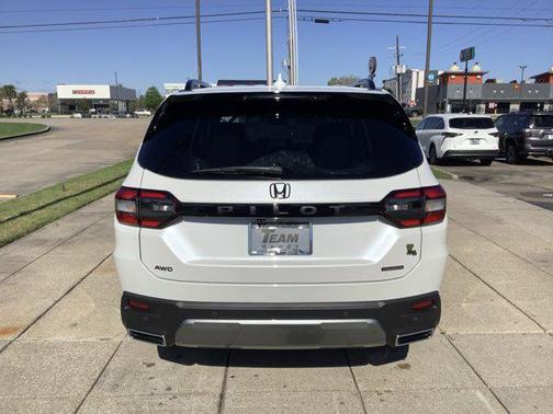 2026 Honda Pilot Touring 8-Passenger