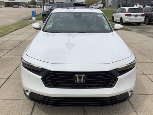 Platinum White Pearl 2026 Honda Accord Hybrid EX-L