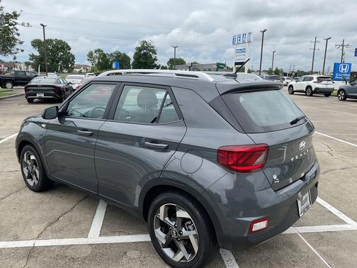 Ecotronic Gray 2025 Hyundai VENUE SEL