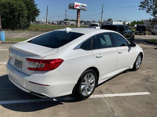 Platinum White Pearl 2019 Honda Accord LX